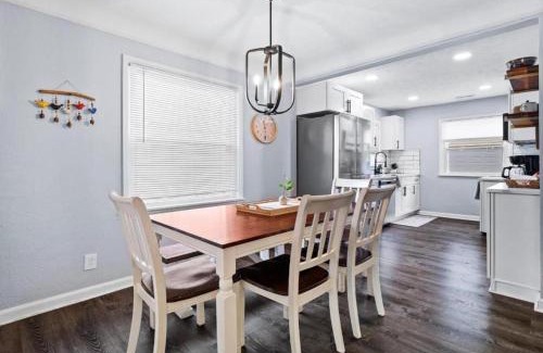 Parma Heights House | Modern 3Bed Home Near CLE With Private Backyard