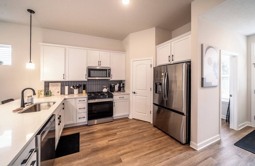 Cleveland House | Modern 3BR 2.5BA New Build Luxury—Near Downtown Cleveland!