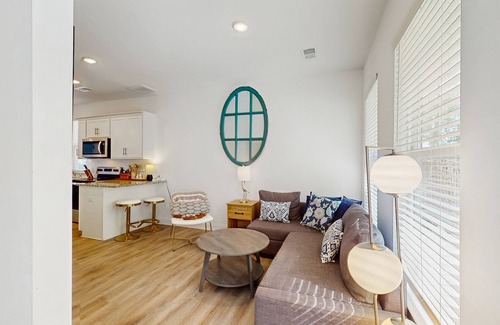 Goose Creek House | Modern 3BR Cottage in Pet Friendly Luxury Resort w/Pool