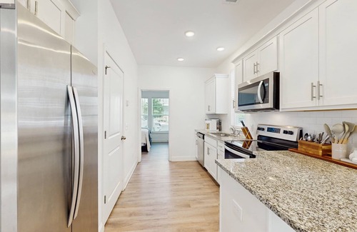 Goose Creek House | Modern 3BR Cottage in Pet Friendly Luxury Resort w/Pool