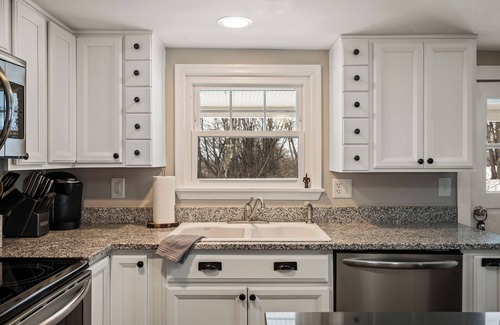 Ridgeway Other | Modern 3BR Country Farmhouse
