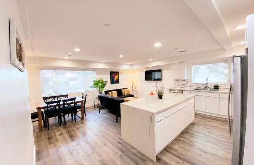 Mid City House | Modern 3BR Home in Mid-City