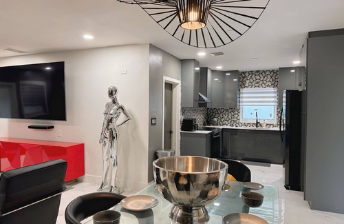 Buena Vista House | Modern 3BR Home Near Wynwood & Design District