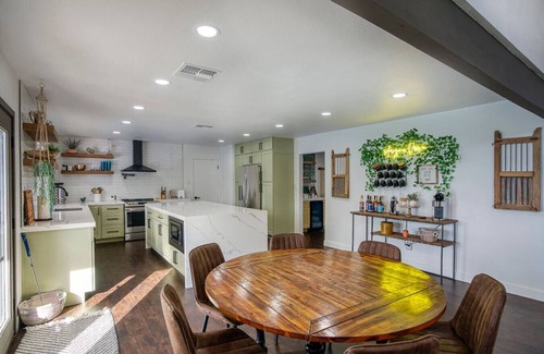 Moon Valley House | Modern 3BR Home w/Heated Pool, Games & Parking