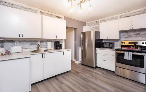 Sandy Hill Apartment | Modern 3BR in Sandy Hill - Walk to Byward Market