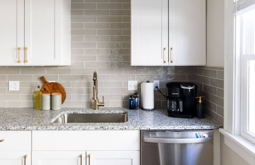 Cleveland Apartment | Modern 3BR Near Cleveland Clinic