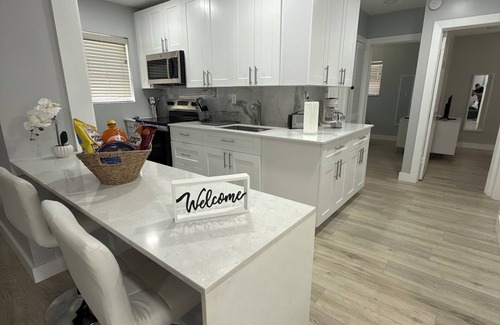 Central Fort Lauderdale Villa | Modern 3BR Oasis close to Beach & Restaurants