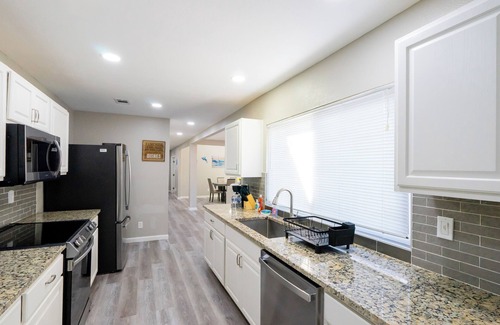 The Colony House | Modern 3BR+Office Home w/Backyard, Near Lake & Grandscape, 30-Night Min #42276