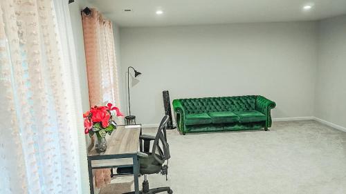 Cary House | Modern 3BR Townhouse Near RDU & Hospitals