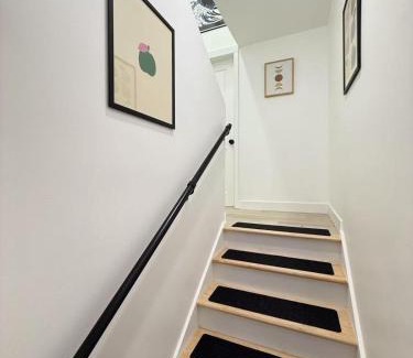 University District House | Modern 3BR Townhouse near UW