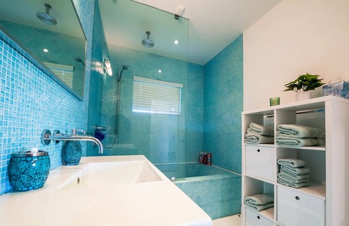 Highland Garden House | Modern 4 BDRM Hollywood Home 7 mins from the beach