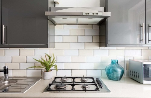 Cathedrals Apartment | Modern 4 Bed Apartment next to Borough Station