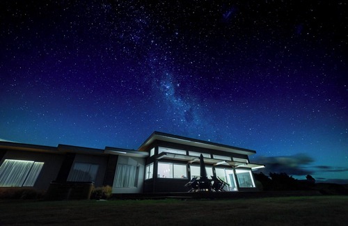 Masterton House | Modern 4-bed country home with amazing views