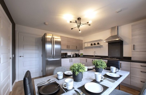 Liberton House | MODERN 4-BED EDINBURGH HOUSE WITH PRIVATE PARKING