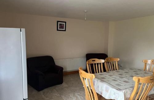Tubbercurry House | Modern 4 Bed House in town