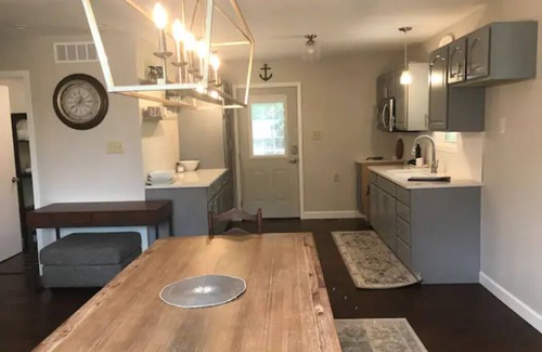 Grafton House | Modern 4 Bedroom 2 Bath Sleeps 10 Newly Renovated Whole House Rental