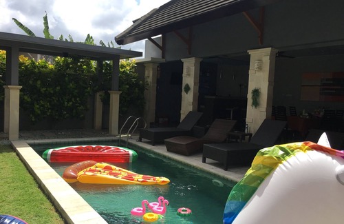Kerobokan Villa | Modern 4 Bedroom 4 Bathroom villa pool