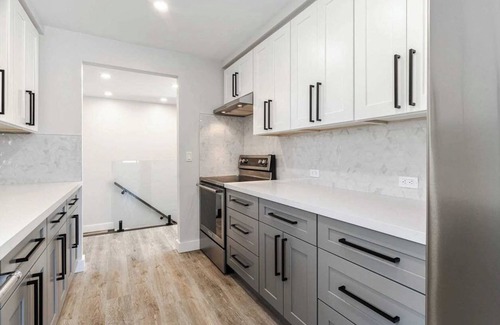 Welland House | Modern 4-Bedroom Bungalow Close to All Amenities