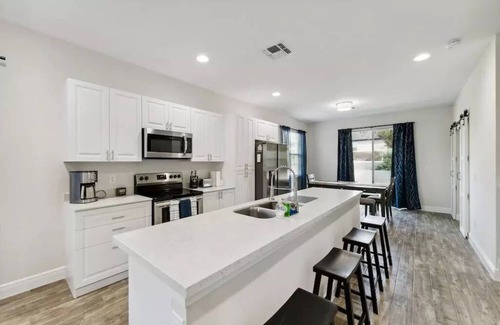 Kissimmee House | Modern 4 bedroom, Close to Disney, Pool, Game Room, Sleeps 11