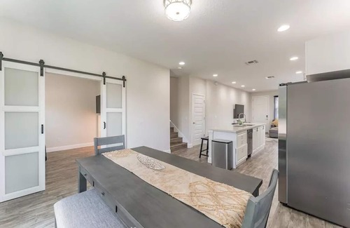 Kissimmee House | Modern 4 bedroom, Close to Disney, Pool, Game Room, Sleeps 11