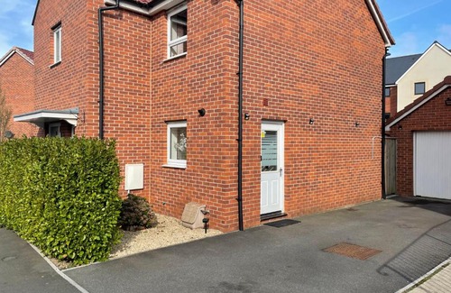 Emersons Green House | Modern 4-Bedroom Detached House