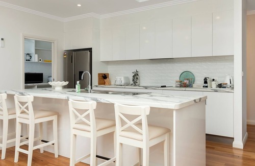 Milton House | Modern 4 Bedroom Family Home Perfect for Getaways