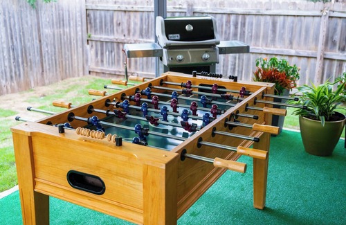 Encino Park House | Modern 4-bedroom home, Perfect location in San Antonio with patio and games
