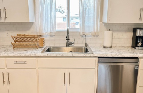 Fallon House | Modern 4 Bedroom Home