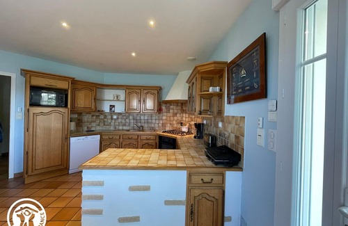 Bouin Cottage | Modern 4-Bedroom Home with Garden, Terrace & WiFi in Bouin