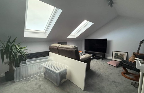 Clonskeagh House | Modern 4-bedroom house 3.5km from Dublin City Centre Sleeps 9