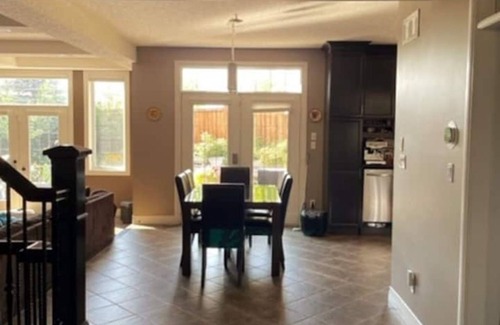 Township of Woolwich House | Modern 4 bedroom house with views to a farm.