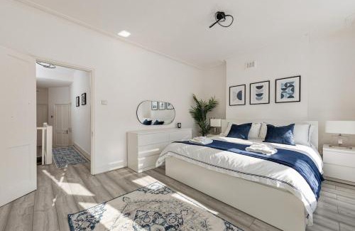 Haringey Apartment | Modern 4 Bedroom House In Woodgreen