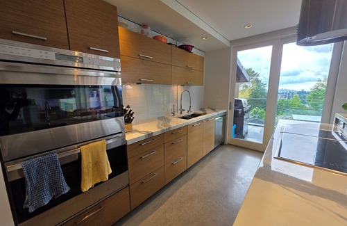 Burnaby House | Modern 4-Story Family Home in North Burnaby w/Games Room & Sunset Views