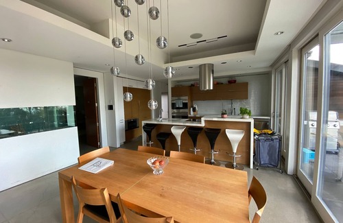 Burnaby House | Modern 4-Story Family Home in North Burnaby w/Games Room & Sunset Views