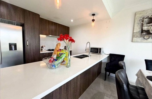 Rochedale House | Modern 4B Townhouse Spacious & Serene in Rochedal