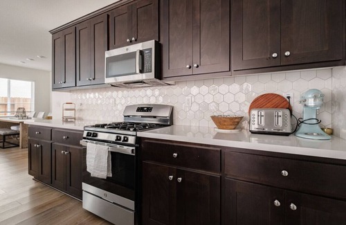 Folsom House | Modern 4BD/3BA Luxury Home