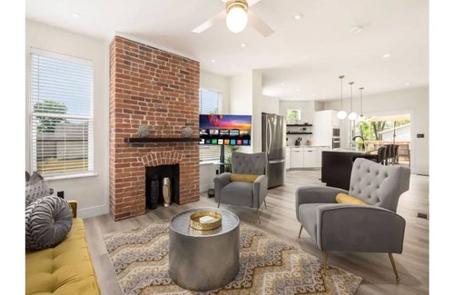 Livingston Park House | Modern 4Bd Home | Outdoor Living, Near Downtown and Children's Hospital