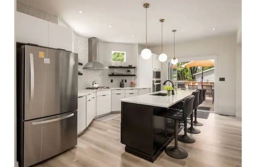 Livingston Park House | Modern 4Bd Home | Outdoor Living, Near Downtown and Children's Hospital