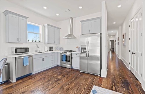 Dillard House | Modern 4BD w Pool | Driveway Parking |Large Outdoor