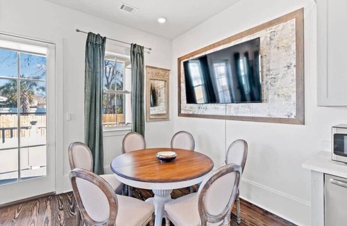 Dillard House | Modern 4BD w Pool | Driveway Parking |Large Outdoor