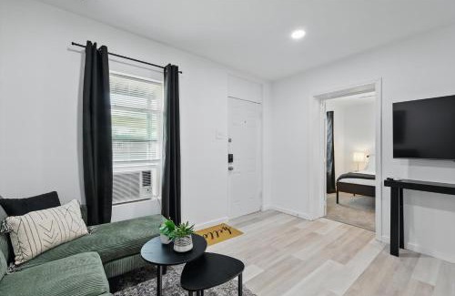 Haltom City Apartment | Modern 4BR 2BA Home with Hot Tub-Grill & Huge Yard