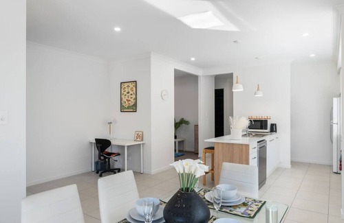 Park Ridge House | Modern 4BR Comfort in Quiet Park Ridge Location
