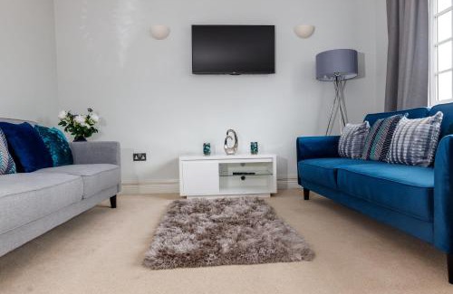 Fifield Apartment | Modern 4BR Cottage in Windsor, Near Marina and Thames