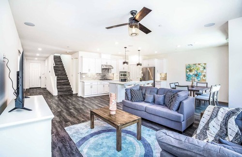 Upland House | Modern 4BR｜Fenced Yard｜Office Space｜Relaxing Outdoor Area｜Park Nearby#41279