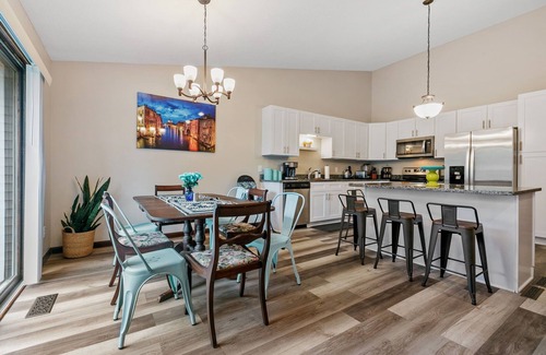 Blaine House | Modern 4BR FirePit Grill 2MI NSC Pet-Friendly!
