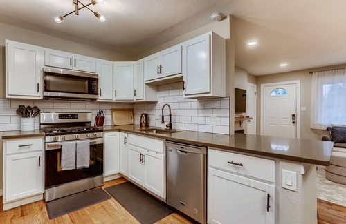 Twin Lakes House | Modern 4BR house near Denver & Boulder