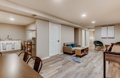 Twin Lakes House | Modern 4BR house near Denver & Boulder