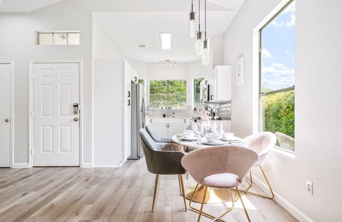 Wells Branch House | ❤️modern 5☆accommodation in 3B2B✔King size bed✔ BBQ✔ pet friendly✔5 mi to Domain