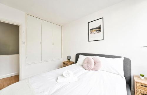 Somers Town Apartment | Modern 5-Bedroom Duplex Flat near Regents Park and Great Portland St