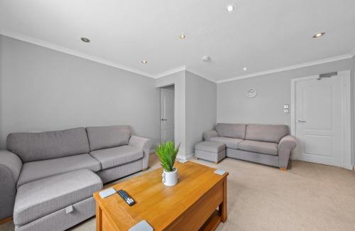 Bannockburn House | Modern 5-Bedroom House - Bannockburn
